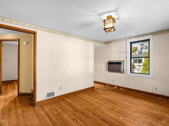 6 Kendal Dr, Woburn MA 01801