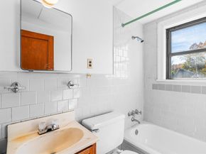 6 Kendal Dr, Woburn MA 01801