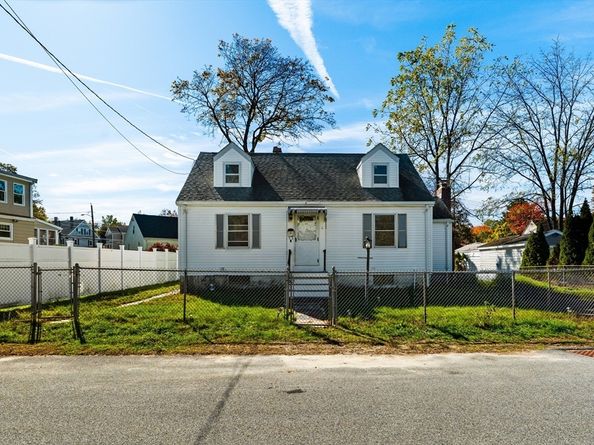 6 Kendal Dr, Woburn MA 01801