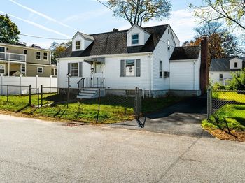 6 Kendal Dr