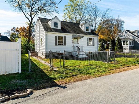 6 Kendal Dr, Woburn MA 01801