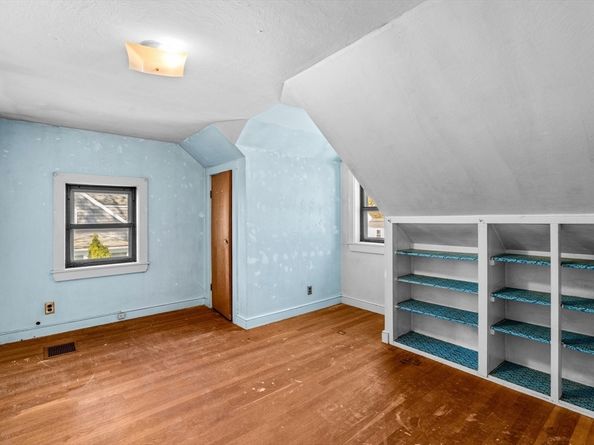 6 Kendal Dr, Woburn MA 01801