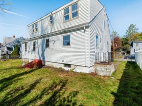 6 Kendal Dr, Woburn MA 01801