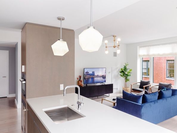 100 Lovejoy Wharf 6 B, Boston MA 02114