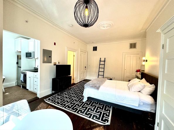 11 Hereford St, Boston MA 02115
