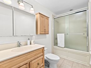 1265 Beacon St 501, Brookline MA 02446