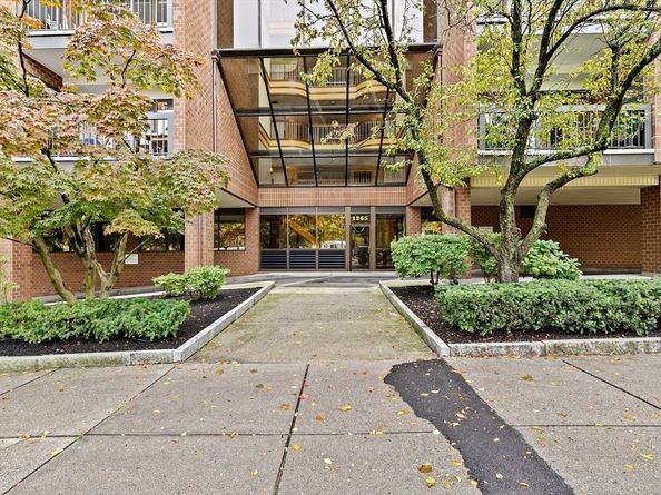 1265 Beacon St 501, Brookline MA 02446