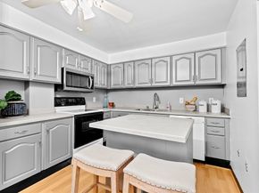 1265 Beacon St 501, Brookline MA 02446