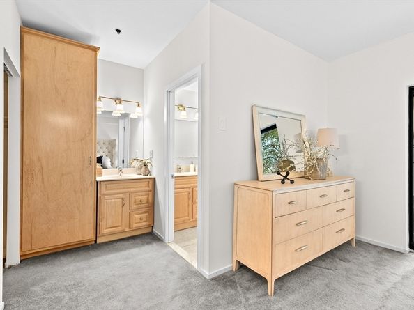 1265 Beacon St 501, Brookline MA 02446
