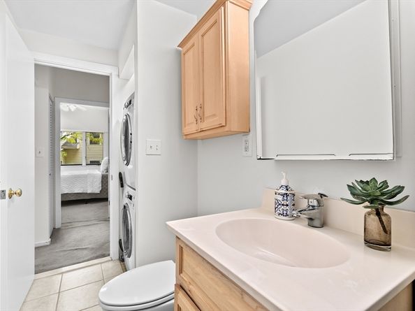 1265 Beacon St 501, Brookline MA 02446