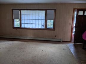 7 Hamilton St, Framingham MA 01701