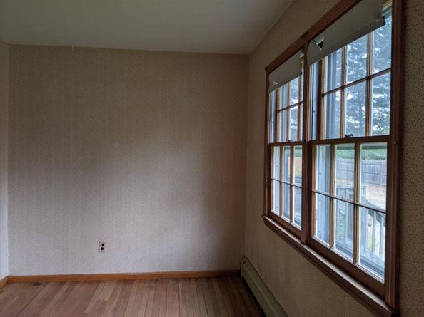 7 Hamilton St, Framingham MA 01701