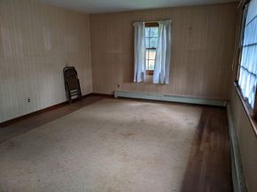 7 Hamilton St, Framingham MA 01701
