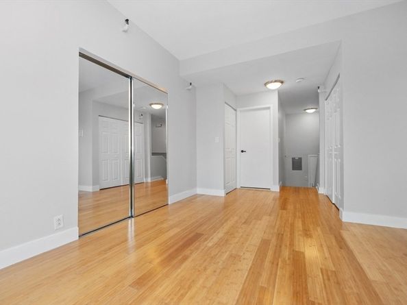 42 8th 2302, Boston MA 02129
