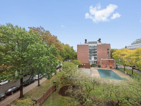 42 8th 2302, Boston MA 02129