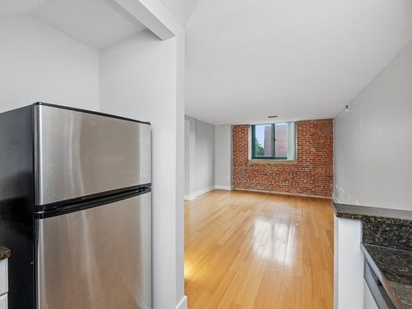42 8th 2302, Boston MA 02129