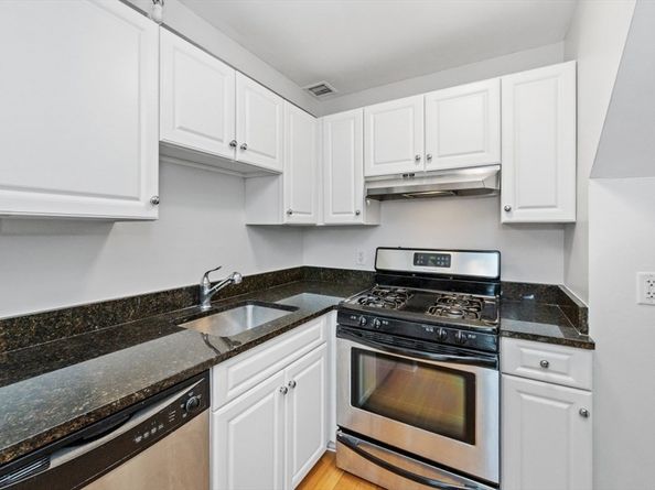 42 8th 2302, Boston MA 02129
