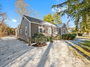 216 Boston Rd, Southborough MA 01772
