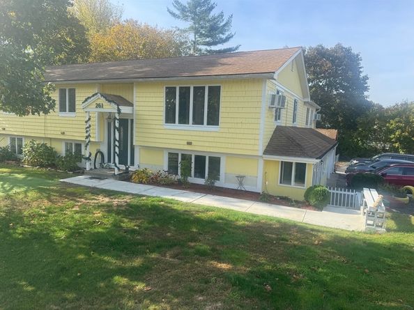 261 Washington St, Pembroke MA 02359