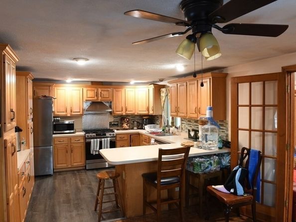 261 Washington St, Pembroke MA 02359