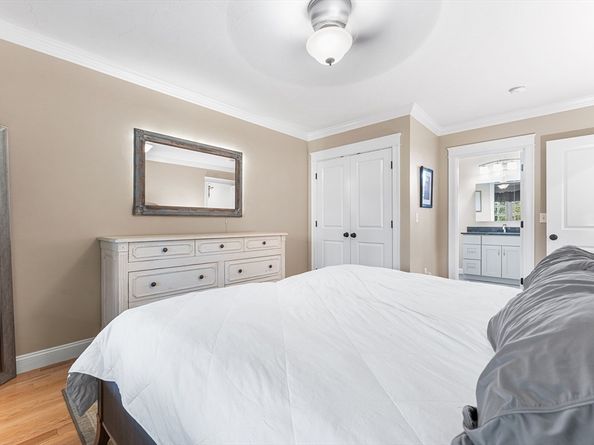 22 Washington St, Mendon MA 01756
