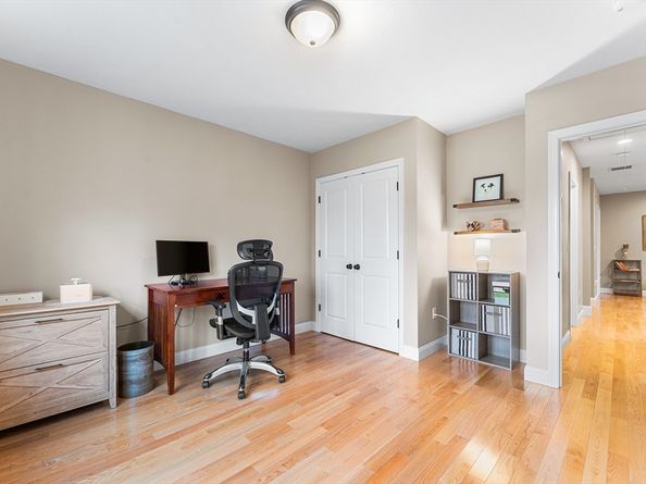 22 Washington St, Mendon MA 01756