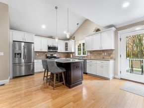 22 Washington St, Mendon MA 01756