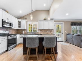 22 Washington St, Mendon MA 01756