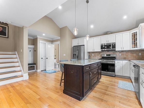 22 Washington St, Mendon MA 01756