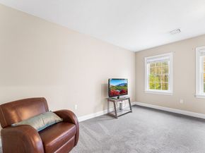 22 Washington St, Mendon MA 01756