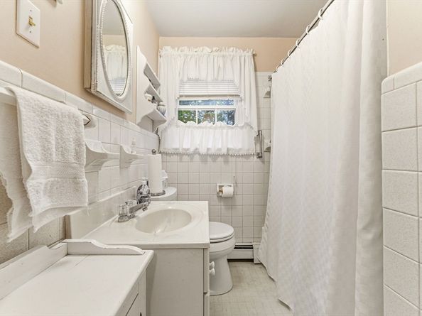11 Worthen Ave, Weymouth MA 02188