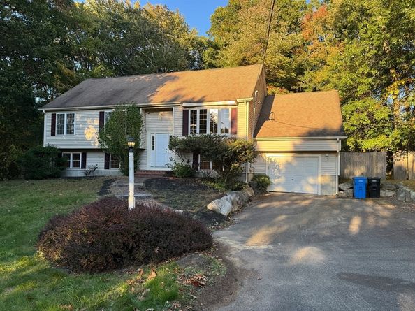 93 Porter St, Whitman MA 02382
