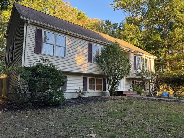 93 Porter St, Whitman MA 02382