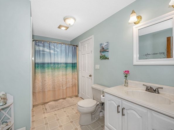 38 Scotty Hollow Dr E, Chelmsford MA 01863