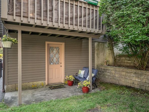 38 Scotty Hollow Dr E, Chelmsford MA 01863