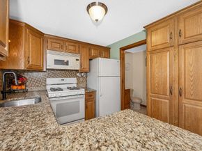 38 Scotty Hollow Dr E, Chelmsford MA 01863