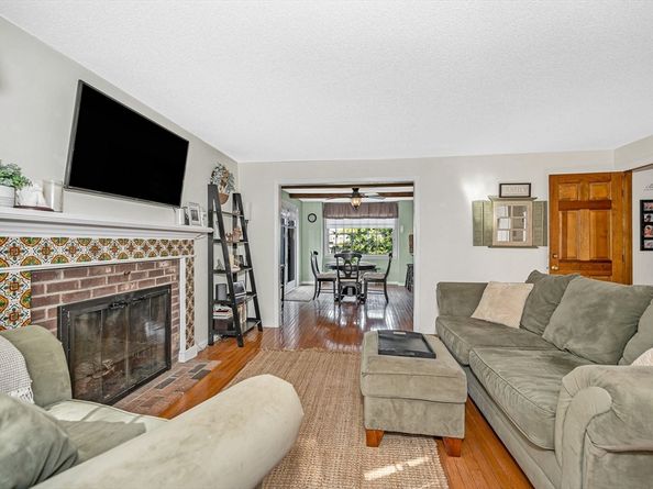 38 Scotty Hollow Dr E, Chelmsford MA 01863