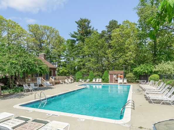 38 Scotty Hollow Dr E, Chelmsford MA 01863