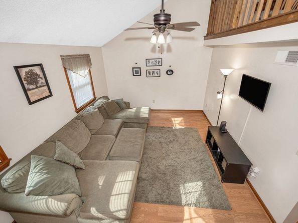 38 Scotty Hollow Dr E, Chelmsford MA 01863