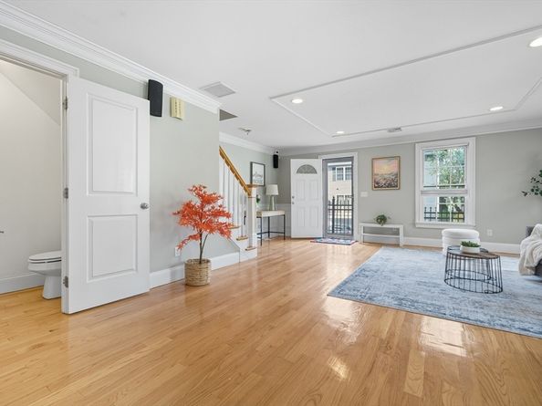 36 N Main St 1, Natick MA 01760
