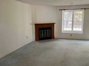 920 Ridgefield Cir C, Clinton MA 01510