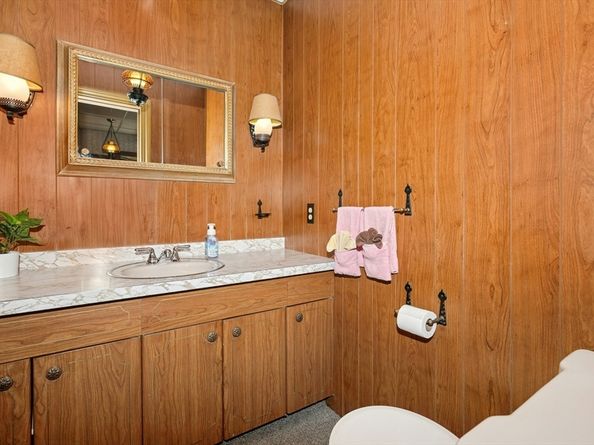 28 Holden St, Worcester MA 01605