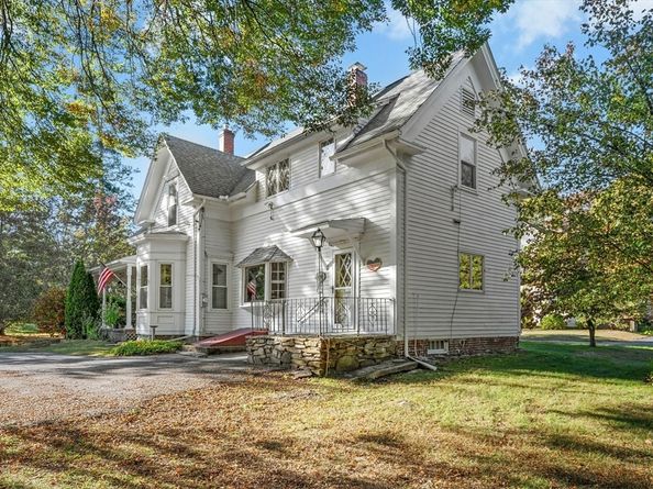 28 Holden St, Worcester MA 01605