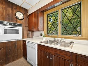 28 Holden St, Worcester MA 01605