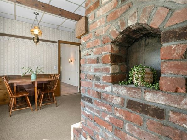 28 Holden St, Worcester MA 01605
