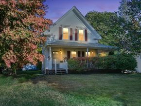 28 Holden St, Worcester MA 01605