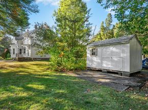 28 Holden St, Worcester MA 01605