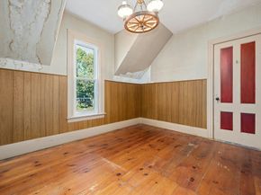 28 Holden St, Worcester MA 01605