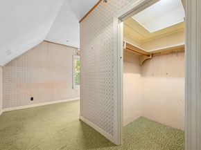 28 Holden St, Worcester MA 01605