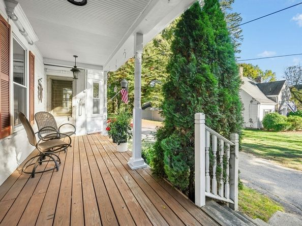 28 Holden St, Worcester MA 01605